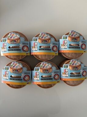 6 Dumpling UV Rainbow Mystery Squishy